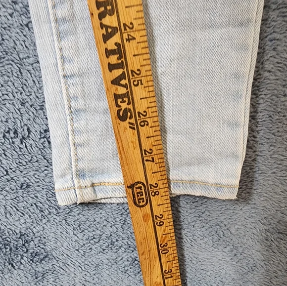 Levi's 711 Jeans Women's 29x30 Skinny Stretch Light Wash Blue - Picture 6 of 10